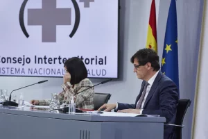 Carolina Darias y Salvador Illa, durante la rueda de prensa.