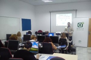 Jornada de formación a emprendedores realizada por el CADE roquetero en 2014.