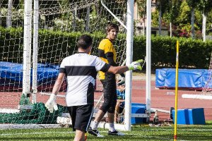 Julián habla con el Maestro Ángel Férez.