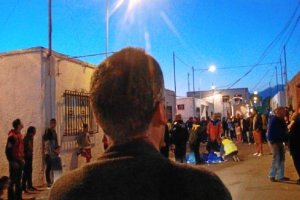 primeros auxilios a Juan Antonio Lozano tras el accidente en Vistabella.