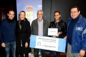 Entrega del premio con dinamizadores Guadalinfo y representantes del Ayuntamiento.