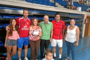 José Cano Roda a pie de pista.