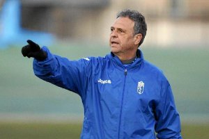 Joaquín Caparrós tiene experiencia para reconducir la situación del Granada.