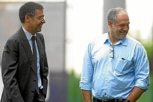 Bartomeu y Zubizarreta juntos y sonrientes.