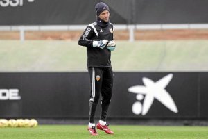 Diego Alves apuesta por la seguridad en Mestalla del Valencia.