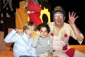 La Compañía Delírica con los Guerreros del Desecho en la EMMA