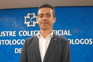 Indalecio Segura es el nuevo presidente de los dentistas almerienses.