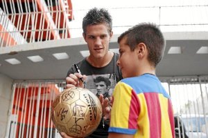 Zuculini no tiene minutos en el Valencia de Nuno.