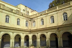 Vista del patio interior del Hospital Provincial. 