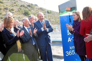 Un momento de la inauguración ayer a mediodía.