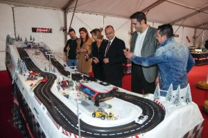 circuito de Scalextric y simuladores en la Plaza Vieja.