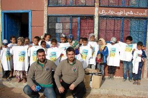 Los pilotos regalaron camisetas, juguetes...