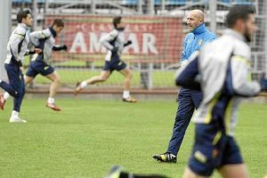 Popovic se ha metido en el bolsillo a la plantilla y a la afición maña.