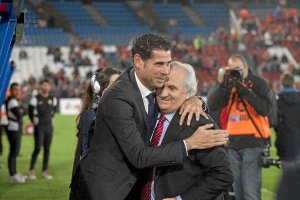 Alfonso García con fernando Hierro antes del Almería-Real Madrid.