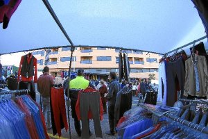 Mercadillo en el barrio de Araceli