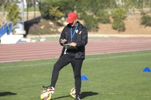 Miguel Rivera, tomando apuntes.