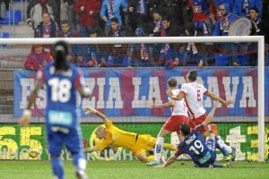 El 1-0 llegó en el minuto tres.