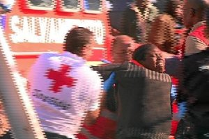 Asistencia a los supervivientes en el Puerto de Almería. 