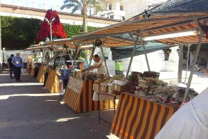 Hasta doce puestos de productos gastronómicos se han instalado ya en Plaza Vieja