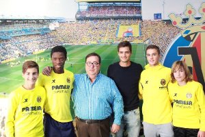Rubí con los canteranos del Villareal C.F.