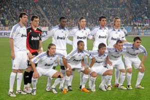 Este Real Madrid de Raúl caía derrotado en el Mediterráneo por 2 a 0.