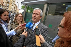 Demetrio Carmona sale de los juzgados en abril de 2013
