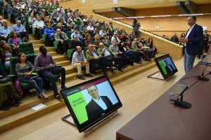 El candidato a rector de la Universidad de Almería, Javier de las Nieves, ayer en el auditorio de la