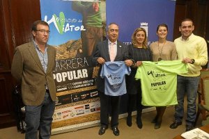 Francisco Balcázar con María del Mar López, Ángeles Martínez y Juan Agustín García.