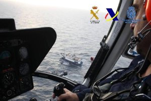 Seguimiento aéreo de Vigilancia Aduanera al barco portugués