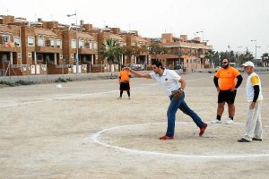 Juanjo Alonso quiso abrir la competición con este lanzamiento.