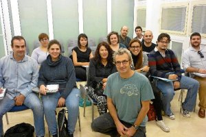 Mariano Barroso, con los asistentes al taller de guión que se celebra hasta hoy.