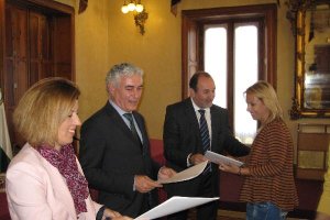 La Junta  busca que los jóvenes puedan acceder a las explotaciones agrícolas.