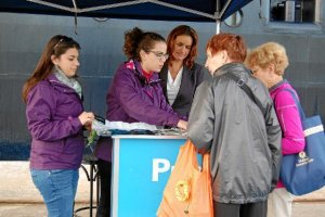 Punto de información turística a pie de barco