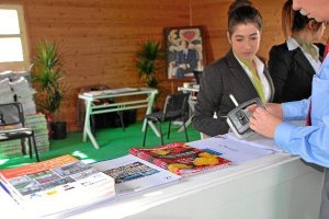 Reparto de Agricultura 2000 en el recinto ferial