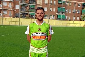 Carlos Pérez, con la camiseta del Huércal-Overa.