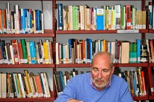 Juan josé ceba, nacido en Albox, durante un acto literiario reciente. 