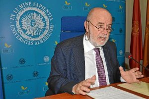 Imagen de archivo del rector de la UAL, Pedro Molina.
