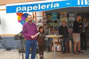 Juan Herrezuelo, durante su discurso en la librería Zebras.