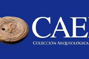 El logotipo de la colección arqueológica.  