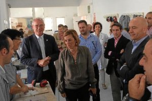 Responsables de administraciones e instituciones involucradas durante la firma La voz