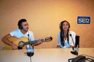 Laura & Roli en los estudios de SER Almería, ayer.