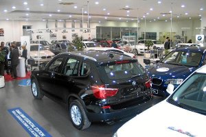 Concesionario de vehículos en la provincia