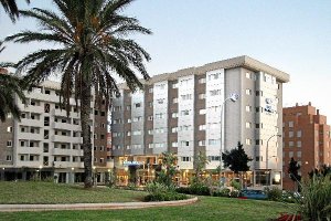El Hotel Elba se encuentra en la zona norte de la Avenida del Mediterráneo.