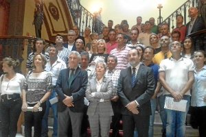 La consejera con los perceptores de las ayudas por el granizo