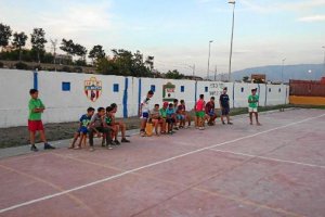 Panorámica de las pistas deportivas de El Puche rehabilitadas junto al Josefina Baró.
