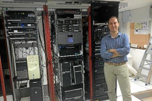 José Luis Estrella en la central de datos de Hispatec