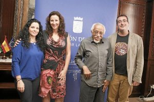 Barry Harris, junto a Pablo Mazuecos. A la izda, Mercedes Hernández y María Vázquez.