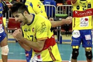 El nuevo jugador ahorrador celebra un punto.