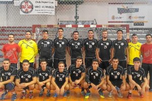Los urcitanos posaron antes del encuentro con su afición de testigo.