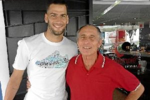 Canito llegó de El Alquián para conocer a Edgar.